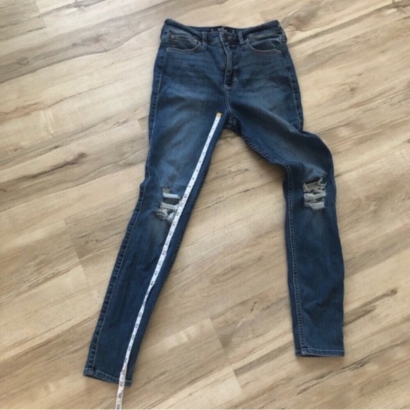 Hollister Women's Blue Distressed Straight Leg Jeans - Picture 6 of 8